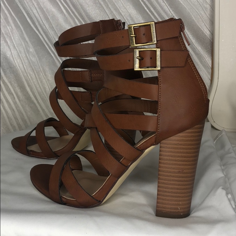 Heels - Picture 2 of 3